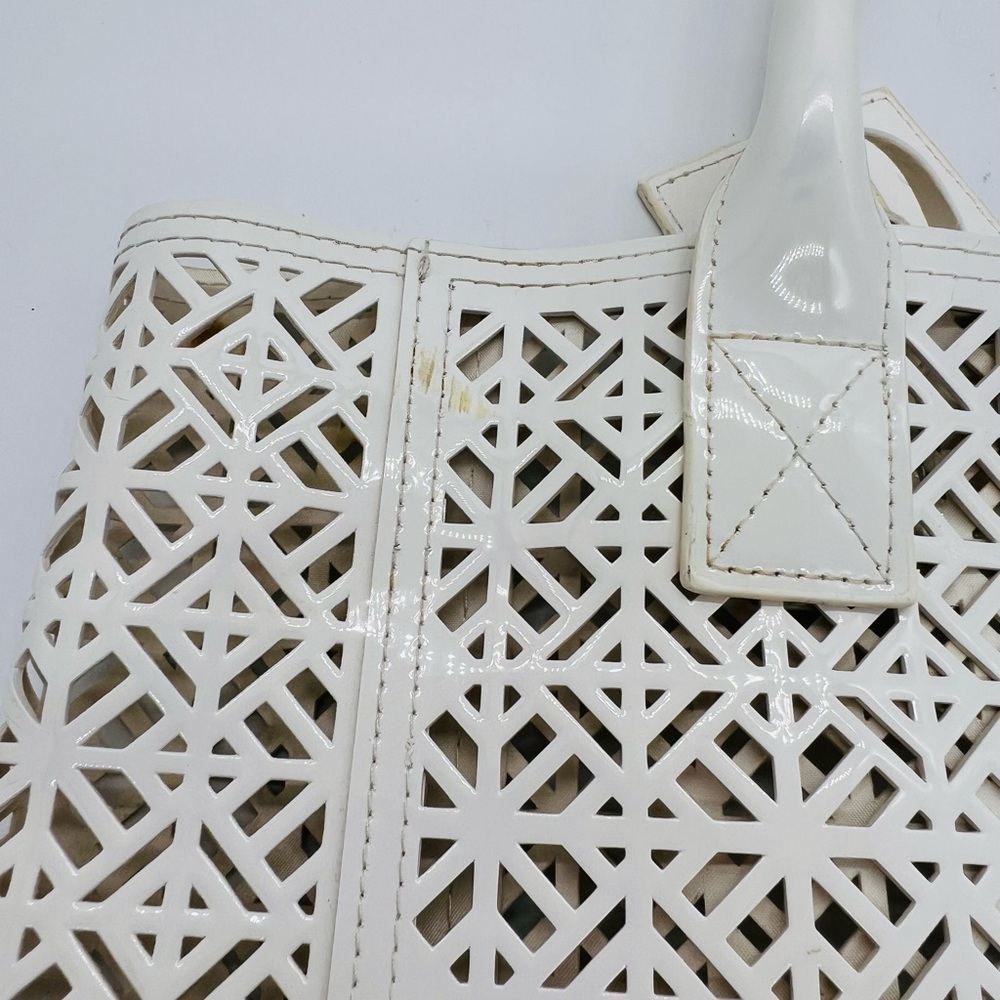 Tory Burch white geometric laser cut out tote bag - Picture 12 of 13